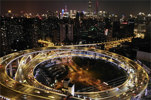 A Wonderful Experience of Acrobatics and Nighttime： A Mysterious Combination of Art Forms